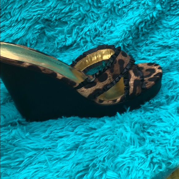 DOLCHE GARBANA - Platform Wedges- 6.5 - Picture 2 of 3